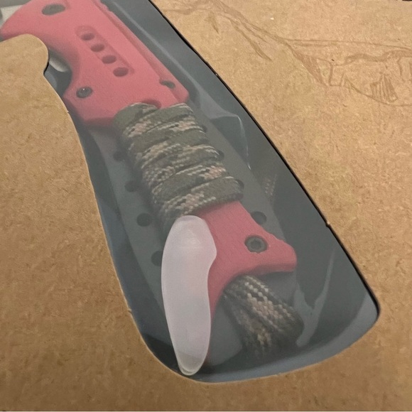 Adventure is Out There Survival Blade - Picture 2 of 5